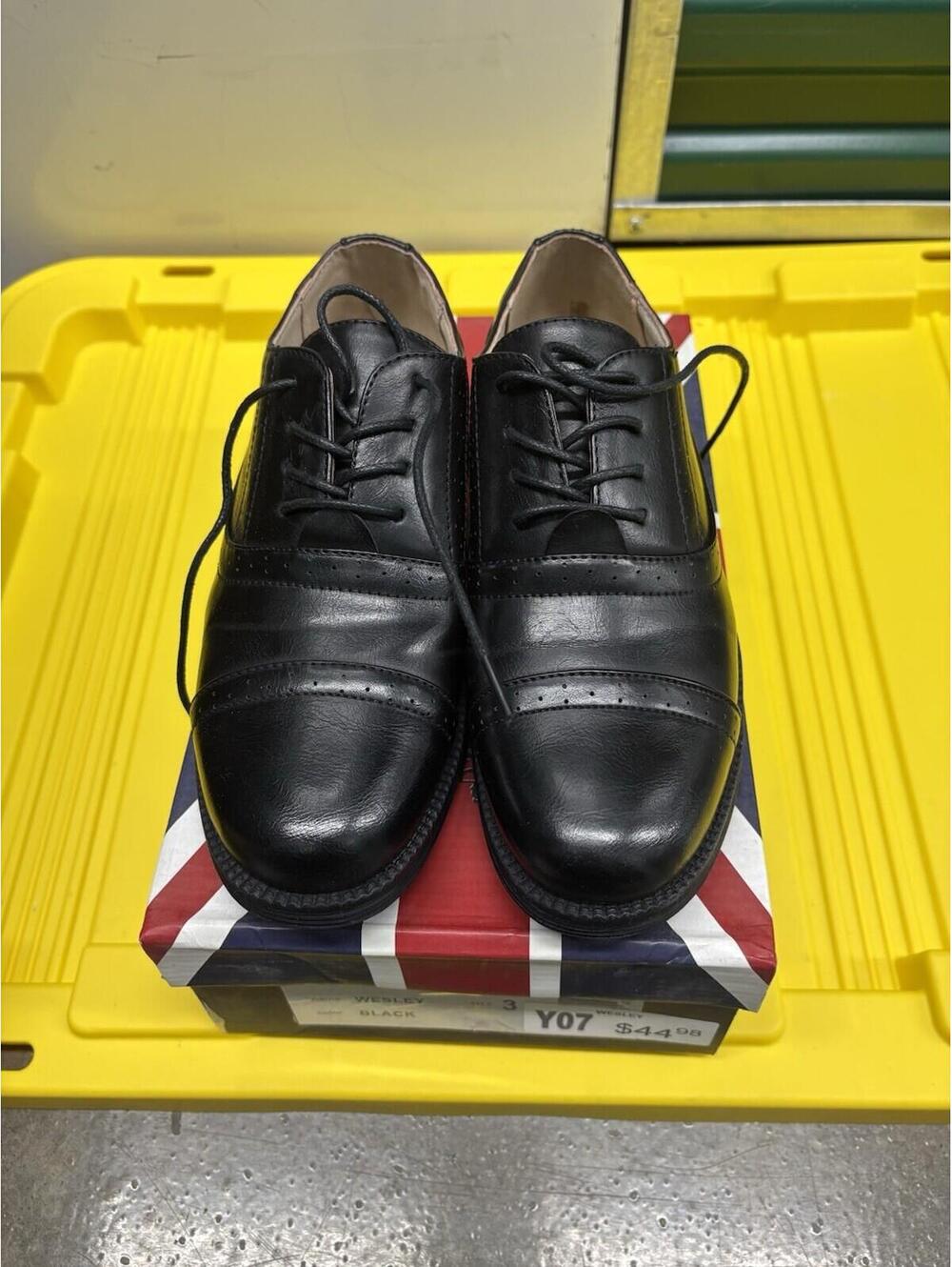 English Laundry Wesley Black Cap Toe Dress Shoes Size 3 Lace-Up